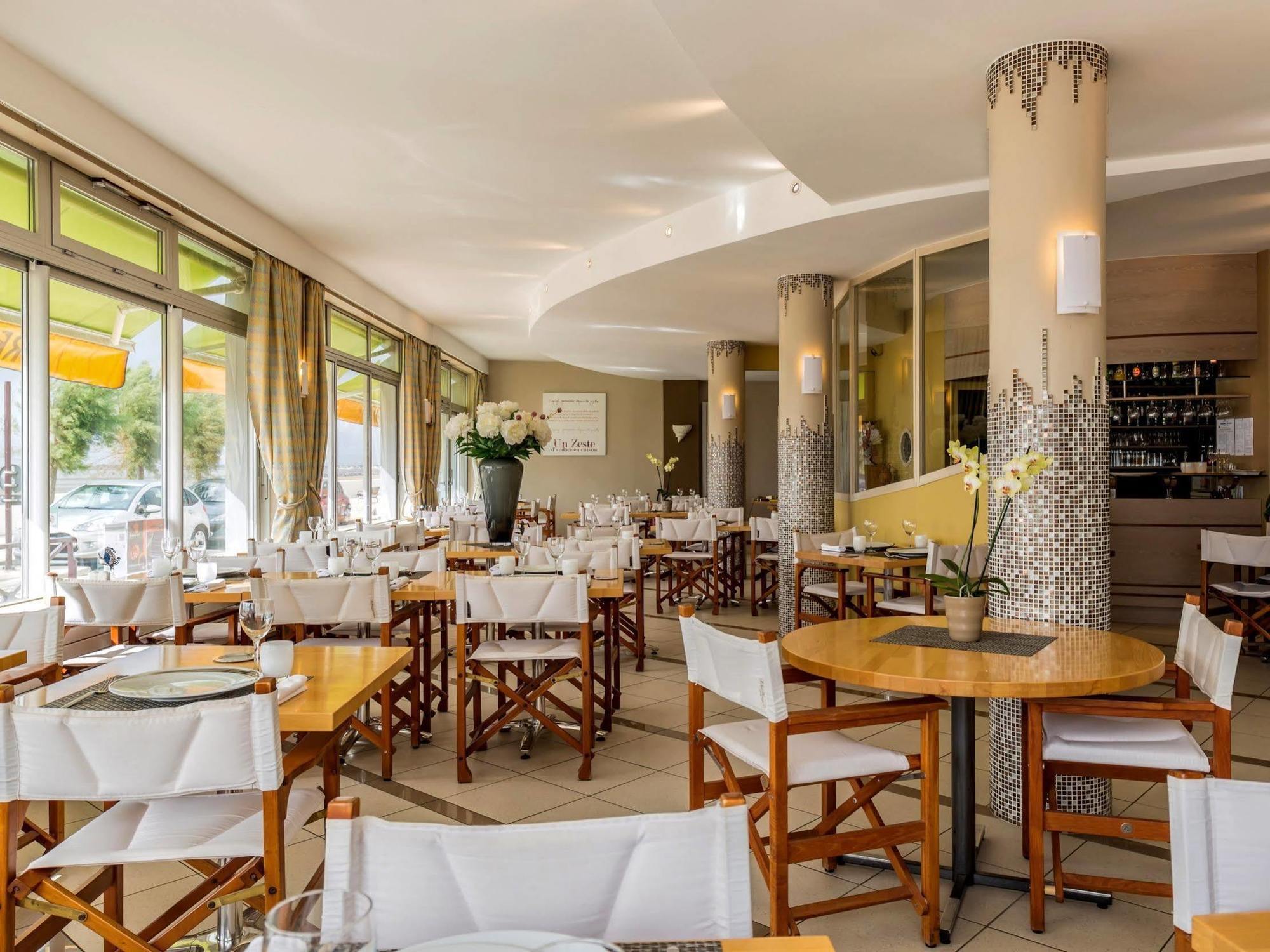 Acadie Saint Victor - Hotel Restaurant - Face Mer - Chatelaillon Plage Exterior photo